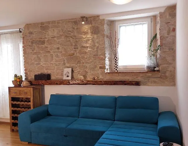 Lucy Lu * 斯普利特